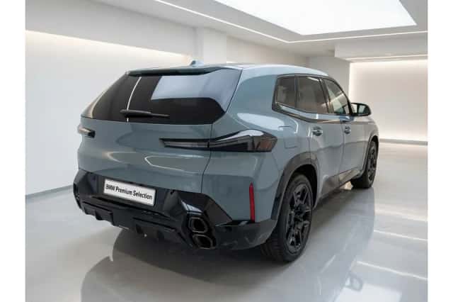 BMW XM (2025) thumbnail 3