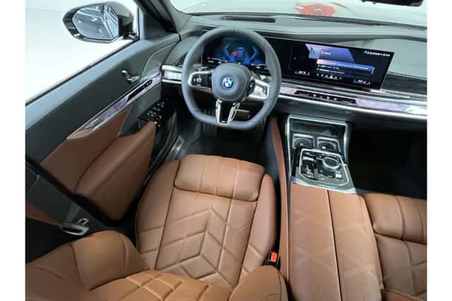 BMW i7 (2026) thumbnail 3