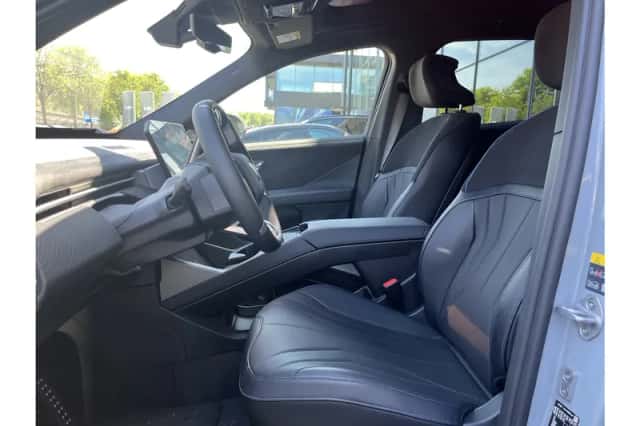 BMW iX3 (2026) thumbnail 2