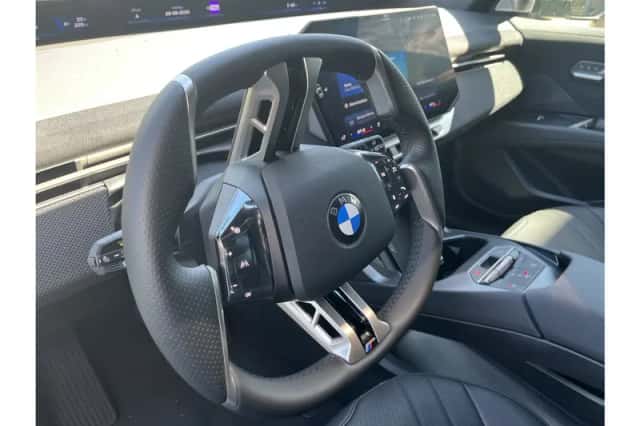 BMW iX3 (2026) thumbnail 5