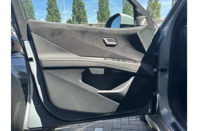 BMW iX3 (2026) thumbnail 6