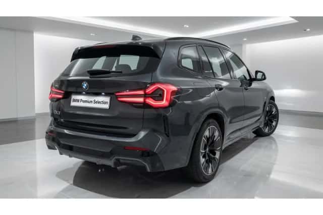 BMW iX3 (2023) thumbnail 3