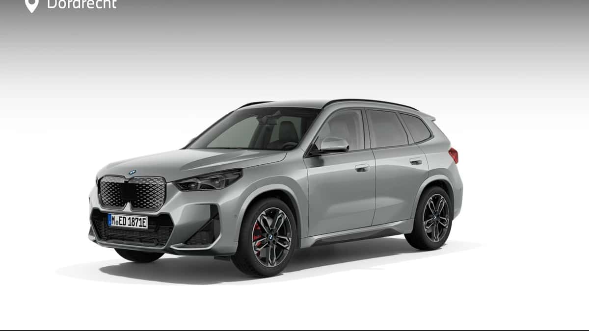 BMW iX1 (2026) — foto 1