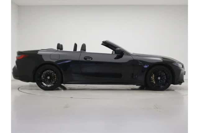 BMW M4 (2023) thumbnail 3