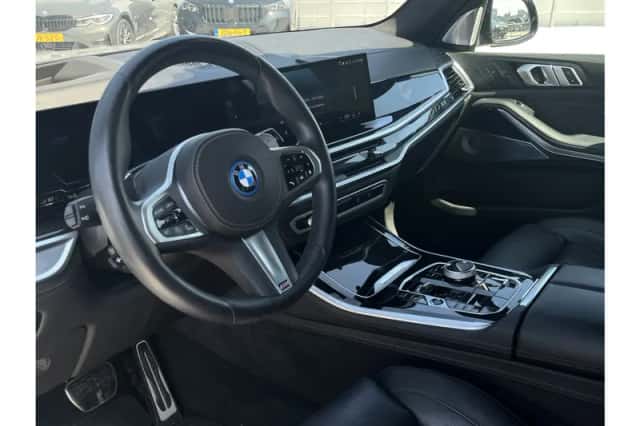 BMW X5 (2024) thumbnail 5