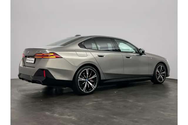 BMW i5 (2025) thumbnail 2