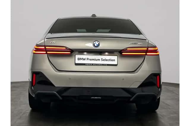 BMW i5 (2025) thumbnail 5