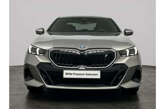 BMW i5 (2025) thumbnail 6