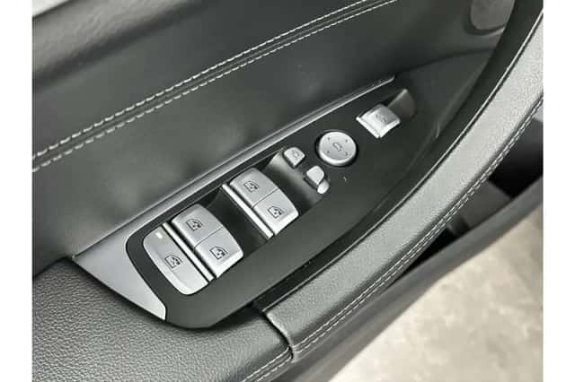 BMW X3 (2022) thumbnail 9