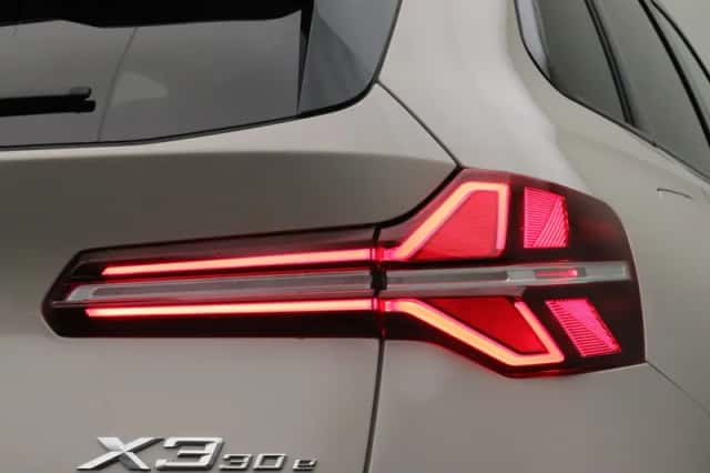 BMW X3 (2025) thumbnail 7