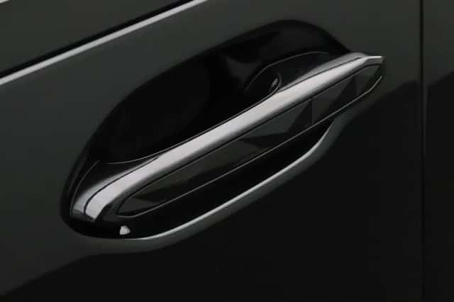 BMW XM (2025) thumbnail 15