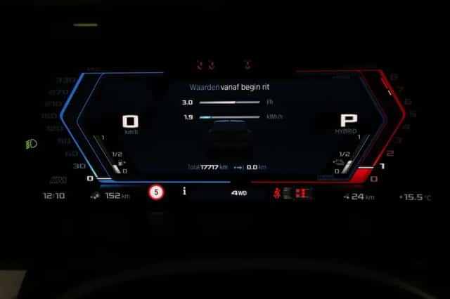 BMW XM (2025) thumbnail 3