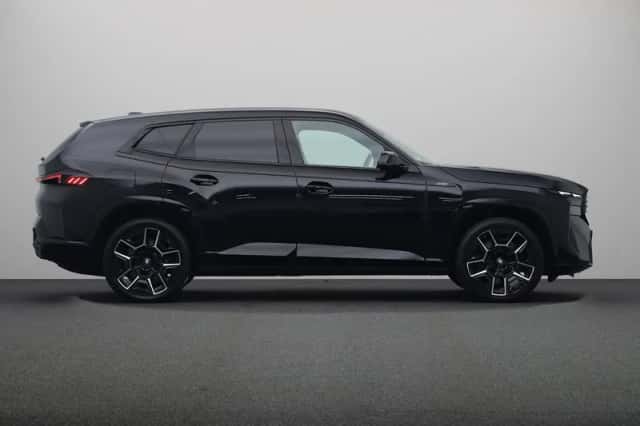 BMW XM (2025) thumbnail 10