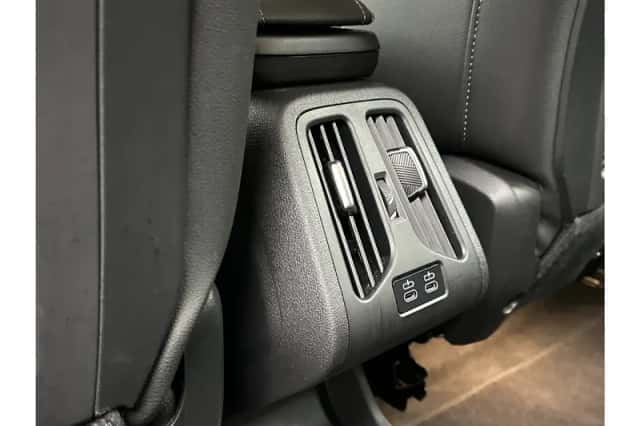 BMW X1 (2023) thumbnail 13