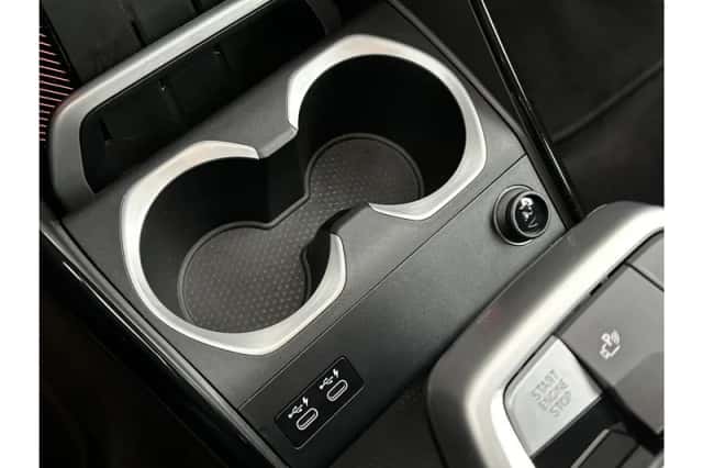 BMW X1 (2023) thumbnail 16