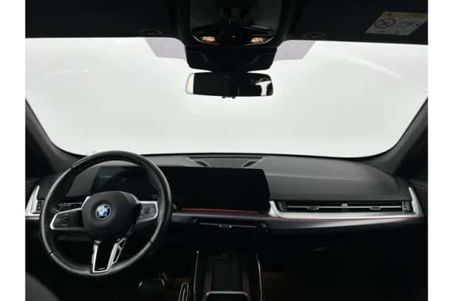 BMW X1 (2023) thumbnail 26