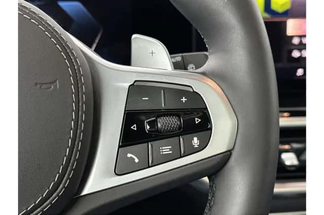 BMW X7 (2025) thumbnail 16