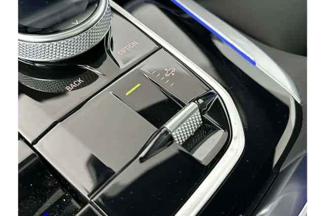 BMW X7 (2025) thumbnail 23