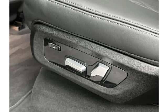 BMW X7 (2025) thumbnail 32