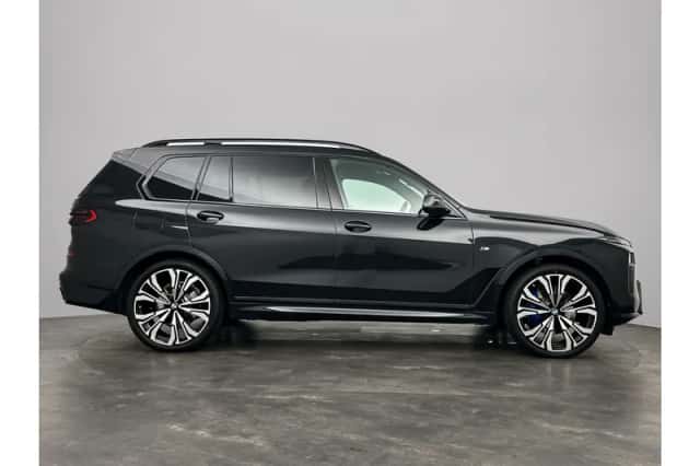 BMW X7 (2025) thumbnail 7