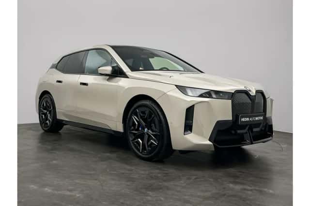 BMW iX (2025) thumbnail 2