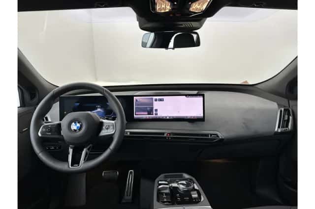 BMW iX (2025) thumbnail 14