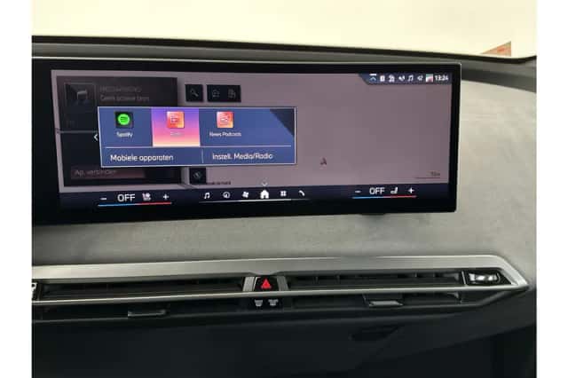 BMW iX (2025) thumbnail 16