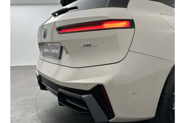 BMW iX (2025) thumbnail 22