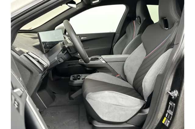 BMW iX (2025) thumbnail 23