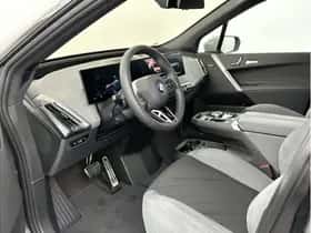 BMW iX (2025) thumbnail 26