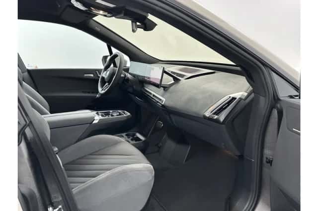 BMW iX (2025) thumbnail 30