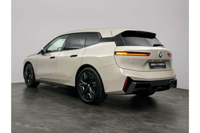 BMW iX (2025) thumbnail 4