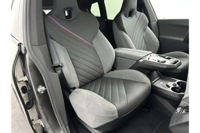BMW iX (2025) thumbnail 31