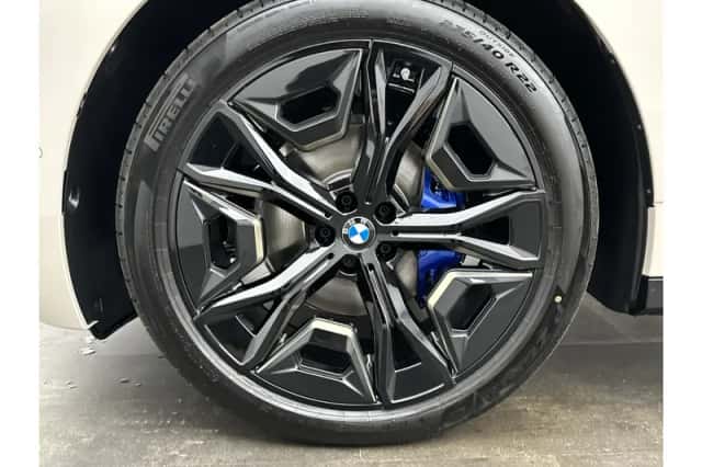 BMW iX (2025) thumbnail 33