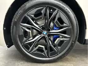 BMW iX (2025) thumbnail 33