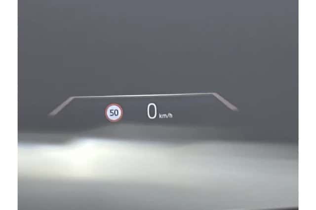 BMW iX (2025) thumbnail 35