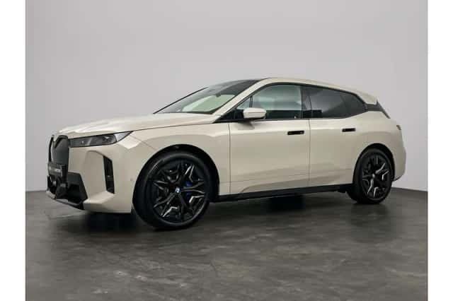BMW iX (2025) thumbnail 36