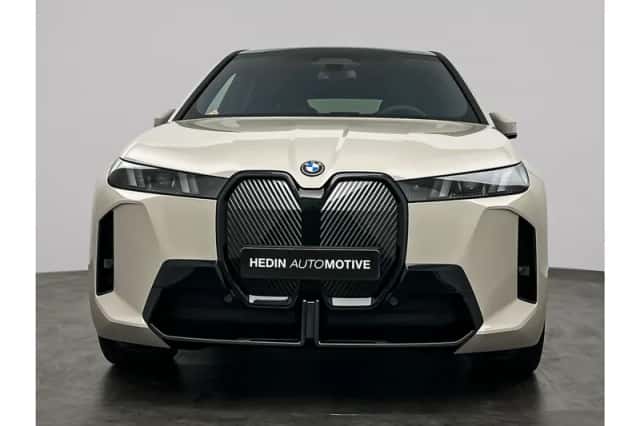 BMW iX (2025) thumbnail 6