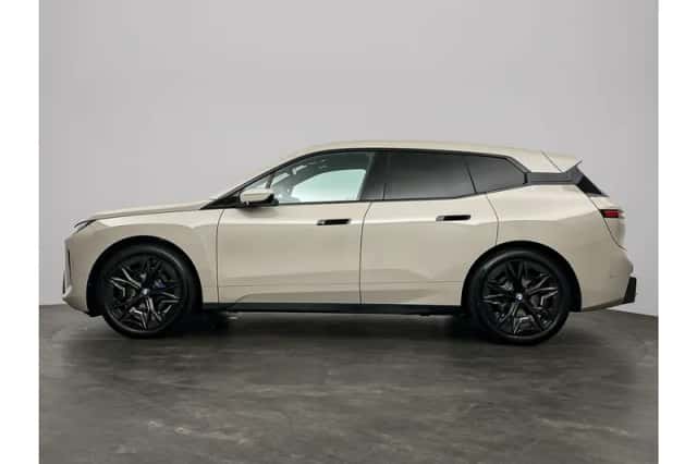 BMW iX (2025) thumbnail 8