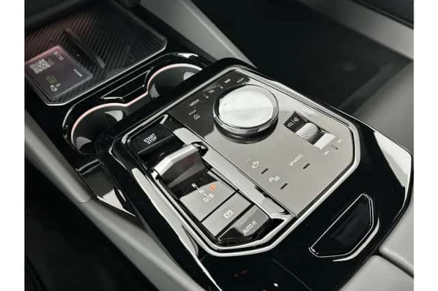BMW i5 (2026) thumbnail 17