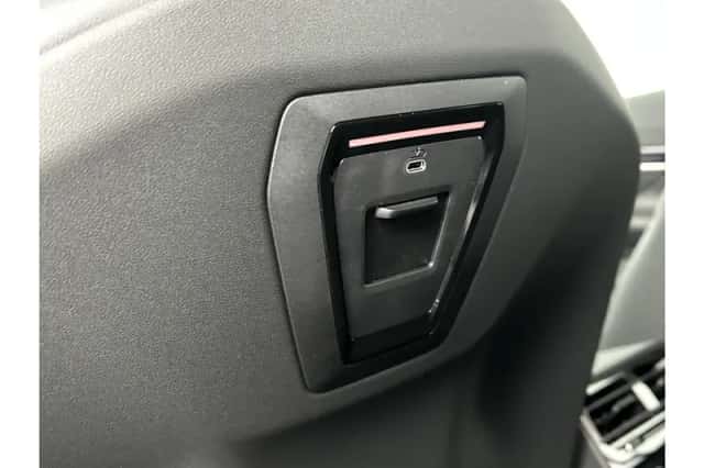 BMW i5 (2026) thumbnail 29