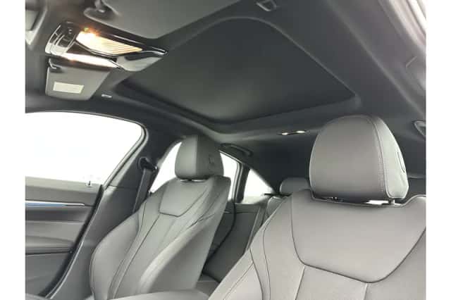 BMW i4 (2026) thumbnail 12
