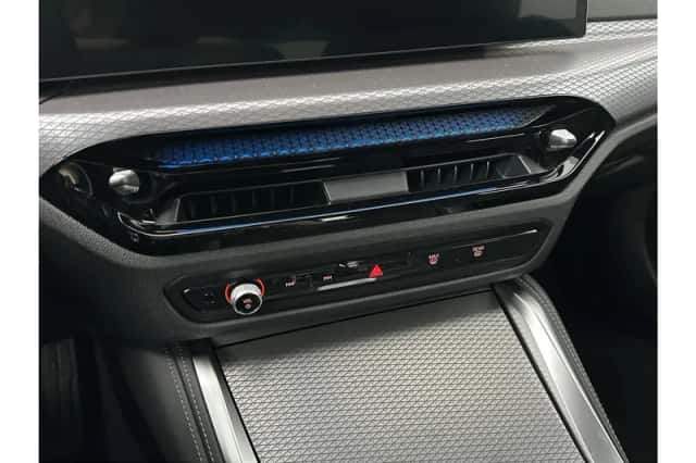 BMW i4 (2026) thumbnail 16