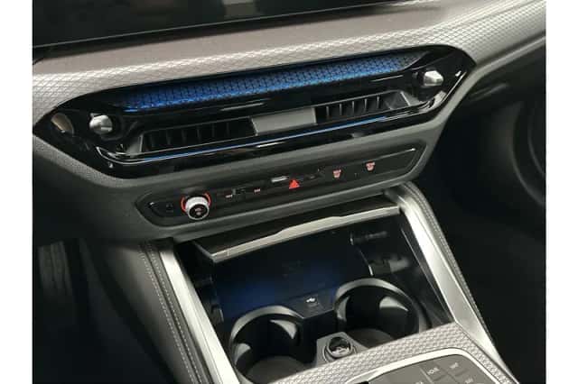 BMW i4 (2026) thumbnail 17