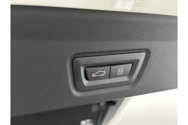 BMW i4 (2026) thumbnail 22