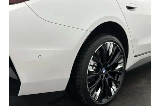BMW i4 (2026) thumbnail 31