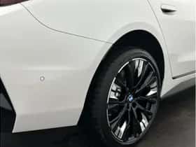 BMW i4 (2026) thumbnail 31