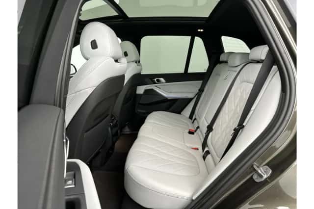 BMW X5 (2023) thumbnail 13