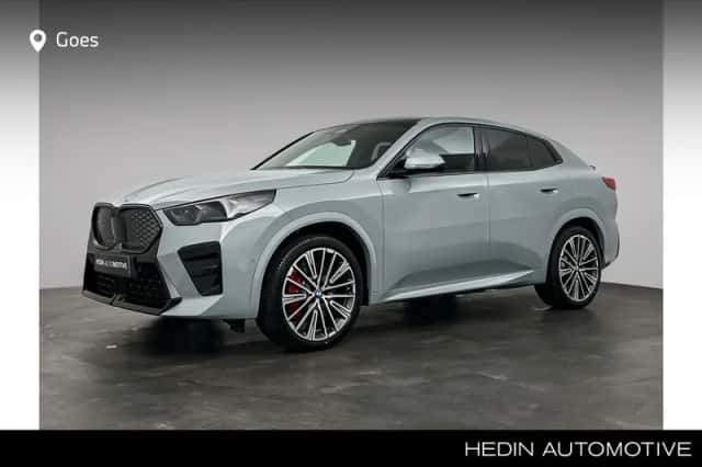 BMW iX2 (2026) thumbnail 1