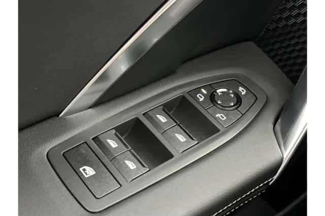 BMW iX2 (2026) thumbnail 18